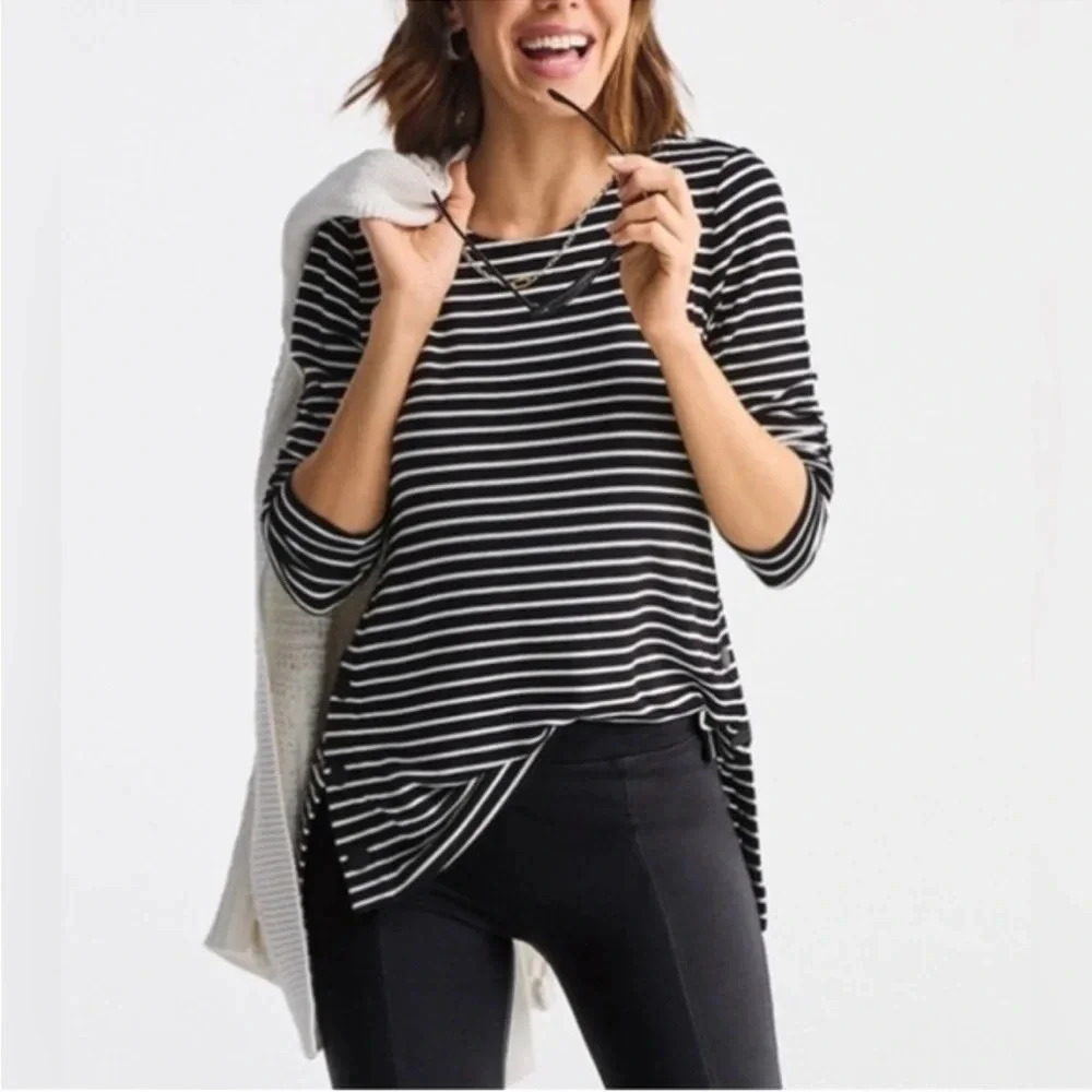 Cabi Long Sleeve Crew Neck Black and White Side Snap Tee Size M